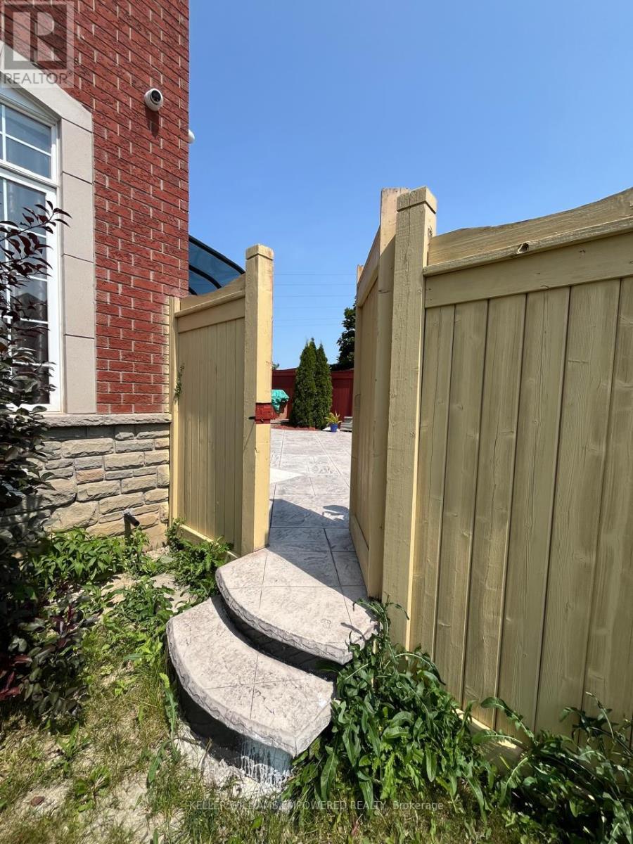 One Bedroom - 92 Polonia Avenue, Brampton, Ontario  L6Y 0K5 - Photo 2 - W12093387