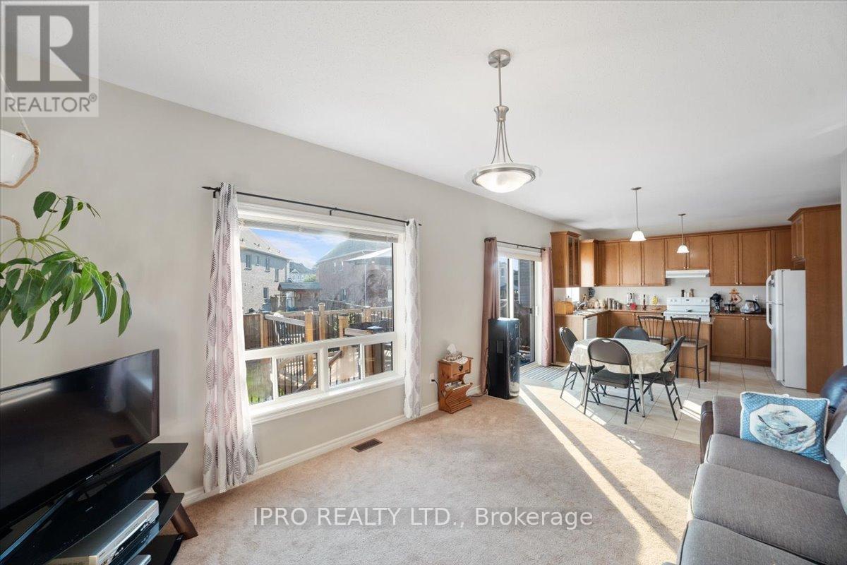 314 Wallace Street, Shelburne, Ontario  L9V 2S2 - Photo 11 - X12093386