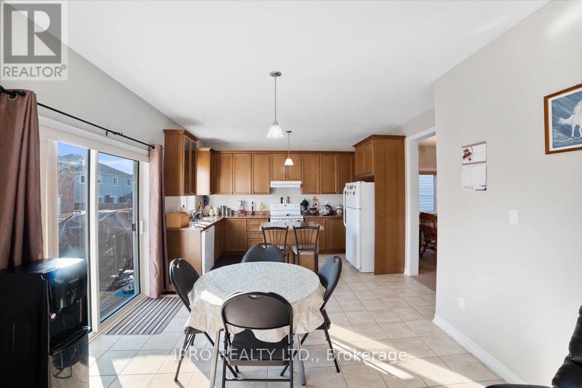 314 Wallace Street, Shelburne, Ontario  L9V 2S2 - Photo 12 - X12093386