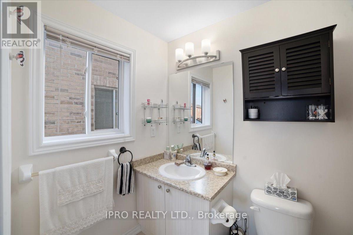 314 Wallace Street, Shelburne, Ontario  L9V 2S2 - Photo 18 - X12093386
