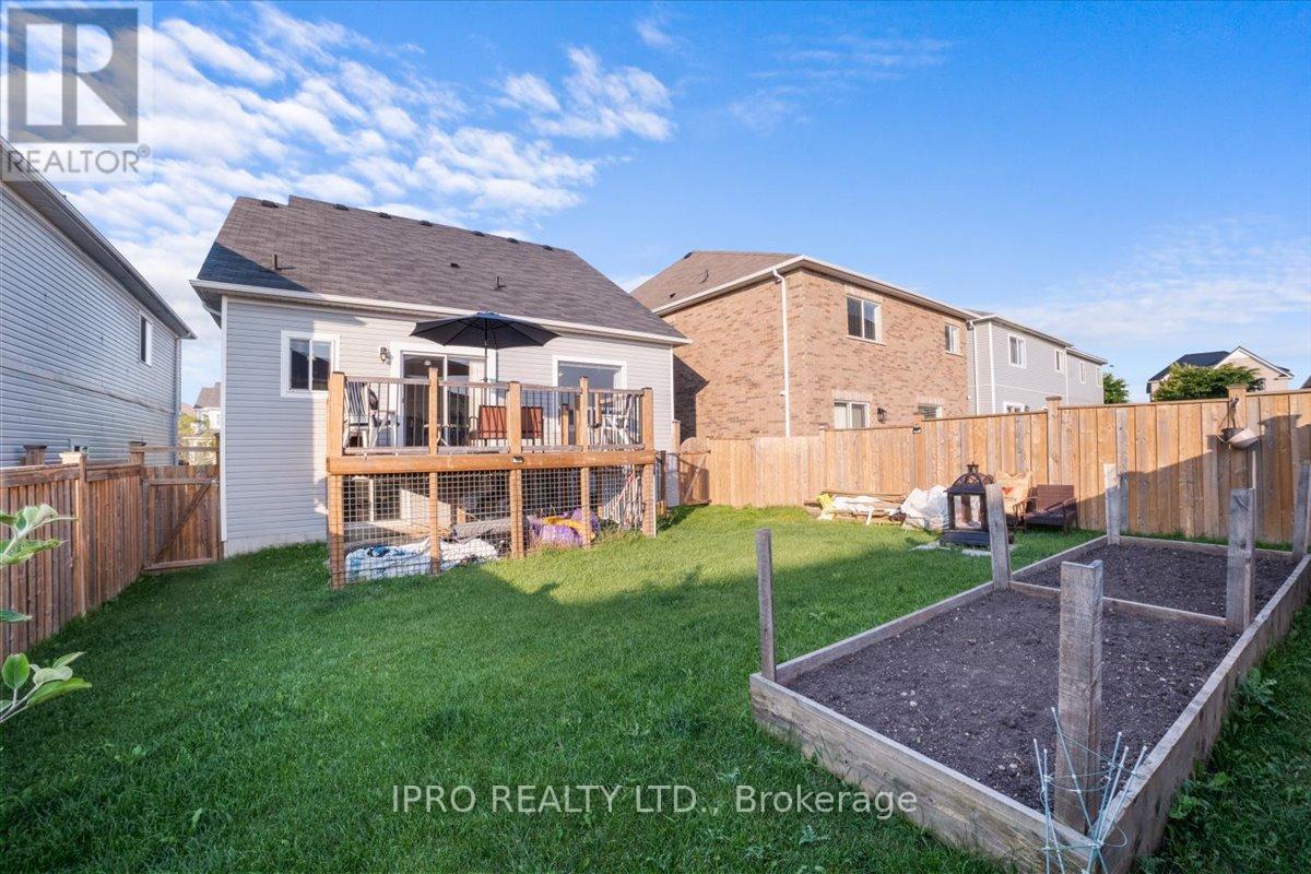 314 Wallace Street, Shelburne, Ontario  L9V 2S2 - Photo 30 - X12093386