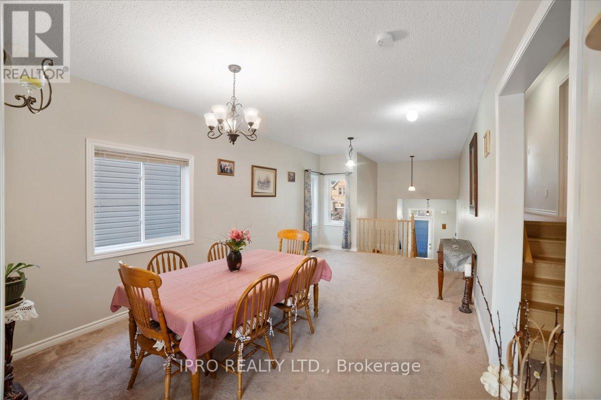314 Wallace Street, Shelburne, Ontario  L9V 2S2 - Photo 8 - X12093386