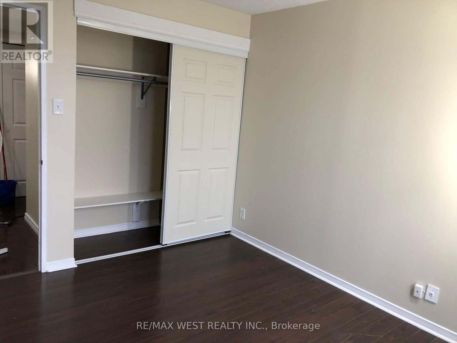 524 - 6 Humberline Drive, Toronto, Ontario  M9W 6X8 - Photo 21 - W12093365