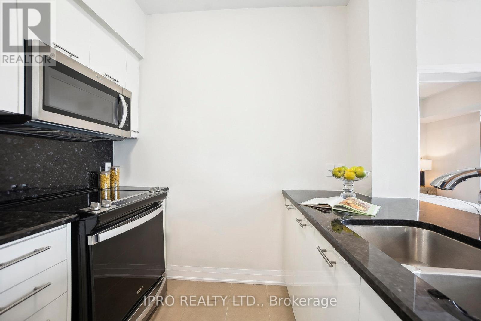 903 - 16 Concord Place, Grimsby, Ontario  L3M 0J1 - Photo 15 - X12090146