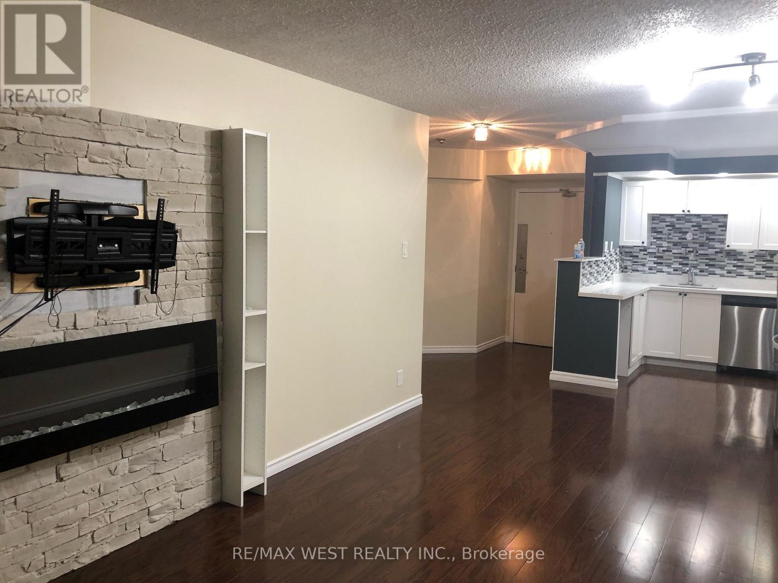 524 - 6 Humberline Drive, Toronto, Ontario  M9W 6X8 - Photo 7 - W12093365