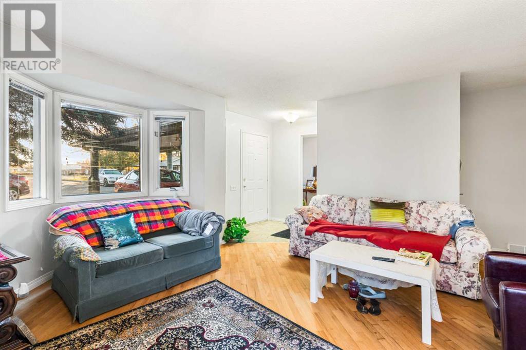 2828 Dovely Park Se, Calgary, Alberta  T2P 3G9 - Photo 7 - A2184730