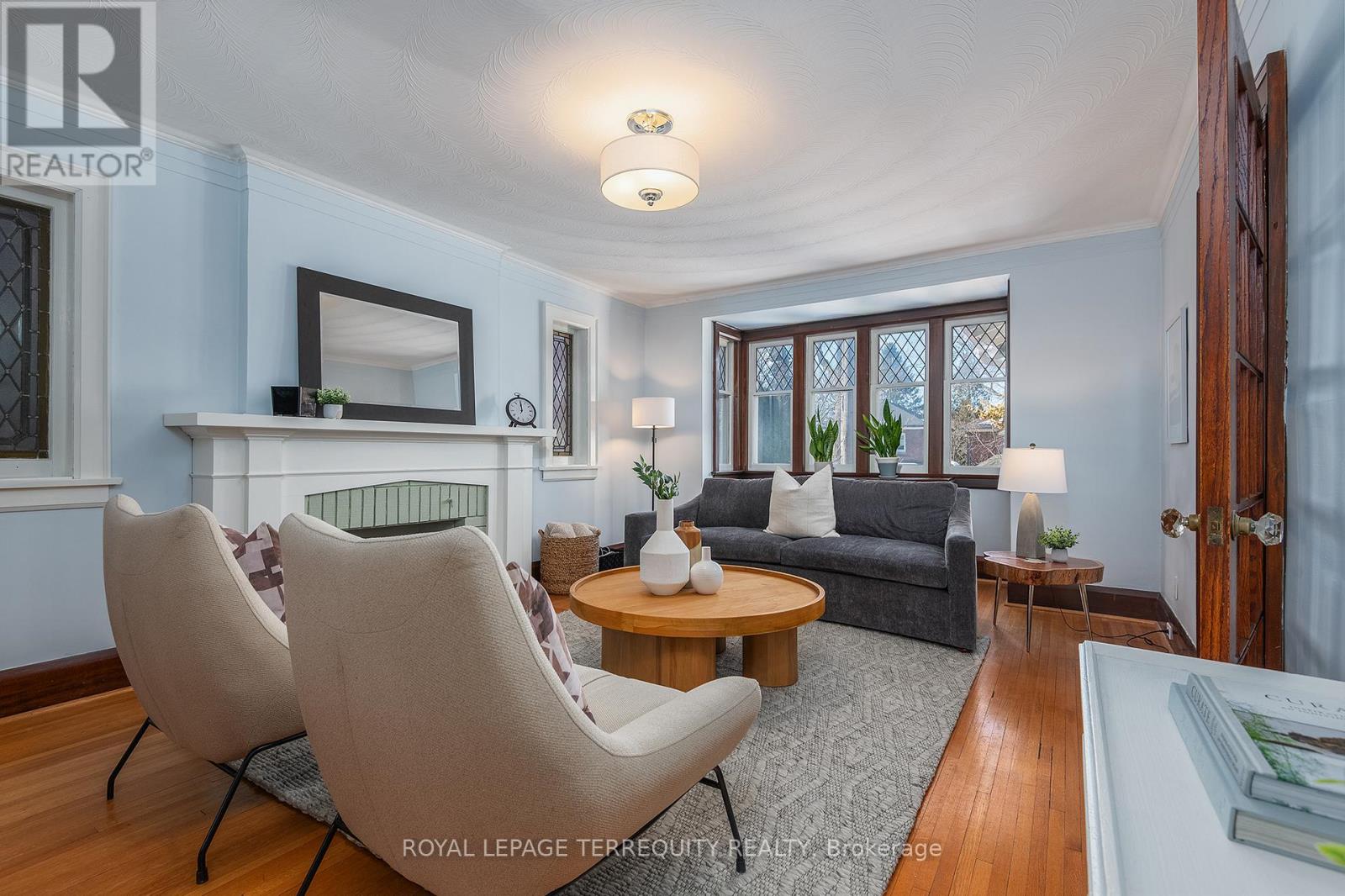 43 Old Mill Drive, Toronto, Ontario  M6S 4J8 - Photo 9 - W12002914
