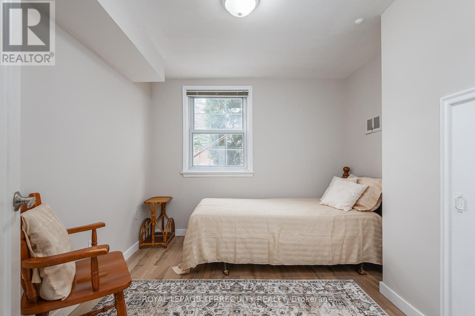 36 Breadner Drive, Toronto, Ontario  M9R 3M4 - Photo 23 - W12044694
