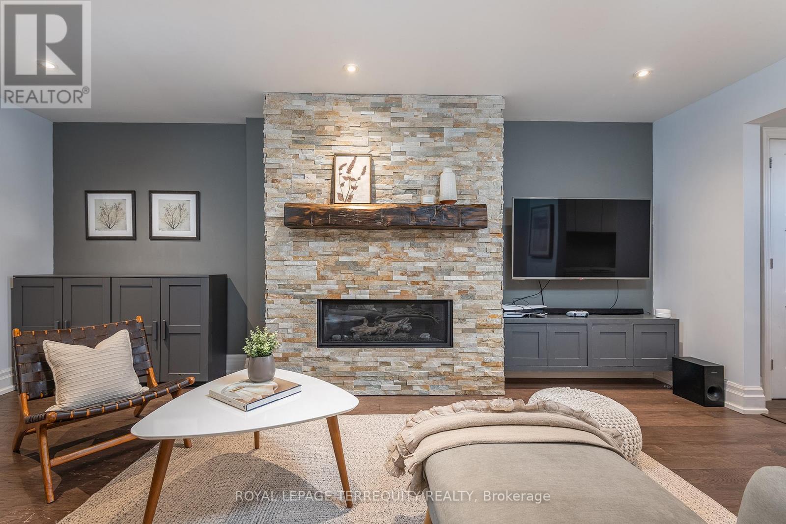 43 Old Mill Drive, Toronto, Ontario  M6S 4J8 - Photo 30 - W12002914
