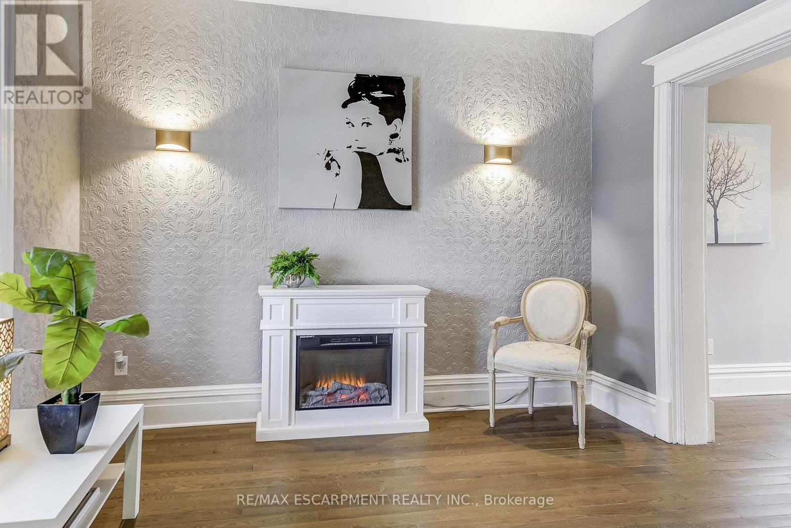 Property at 21 SUNSET AVENUE image 3