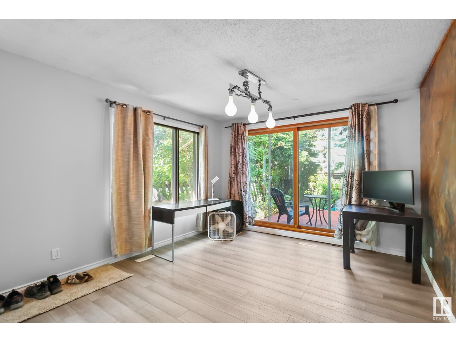 Property at 12142 95 ST NW image 3