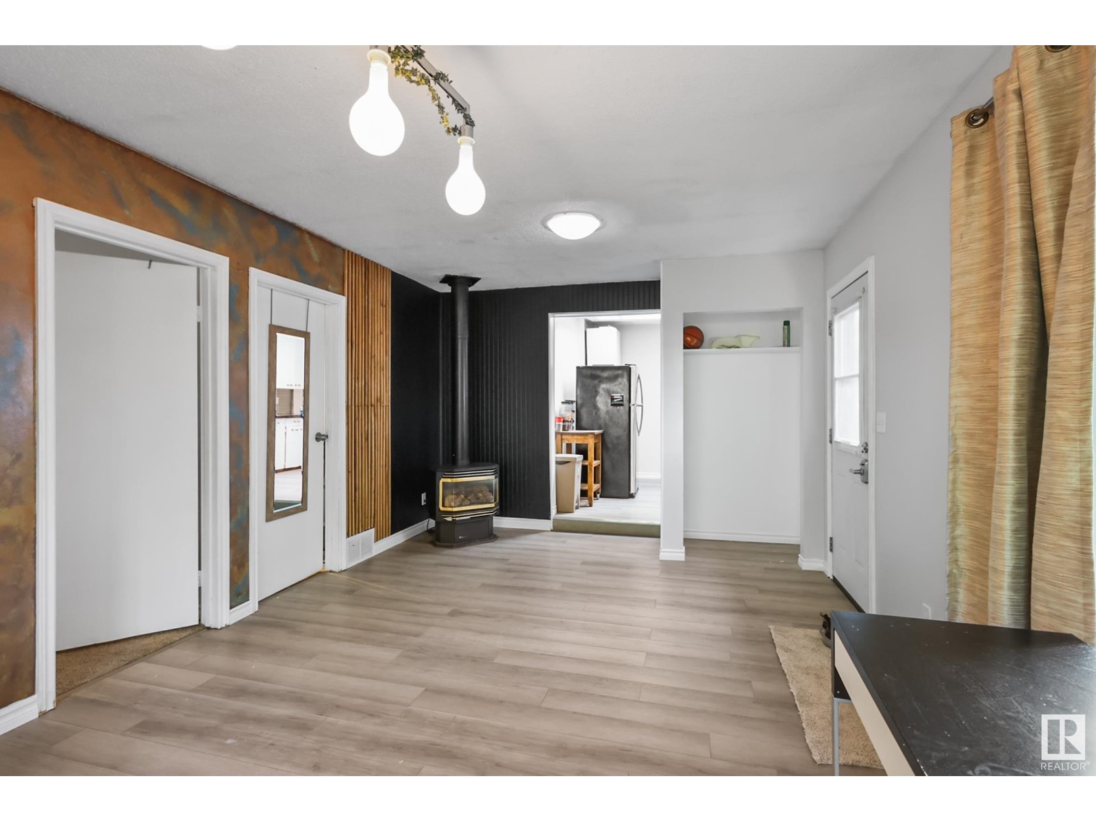 Property at 12142 95 ST NW image 5