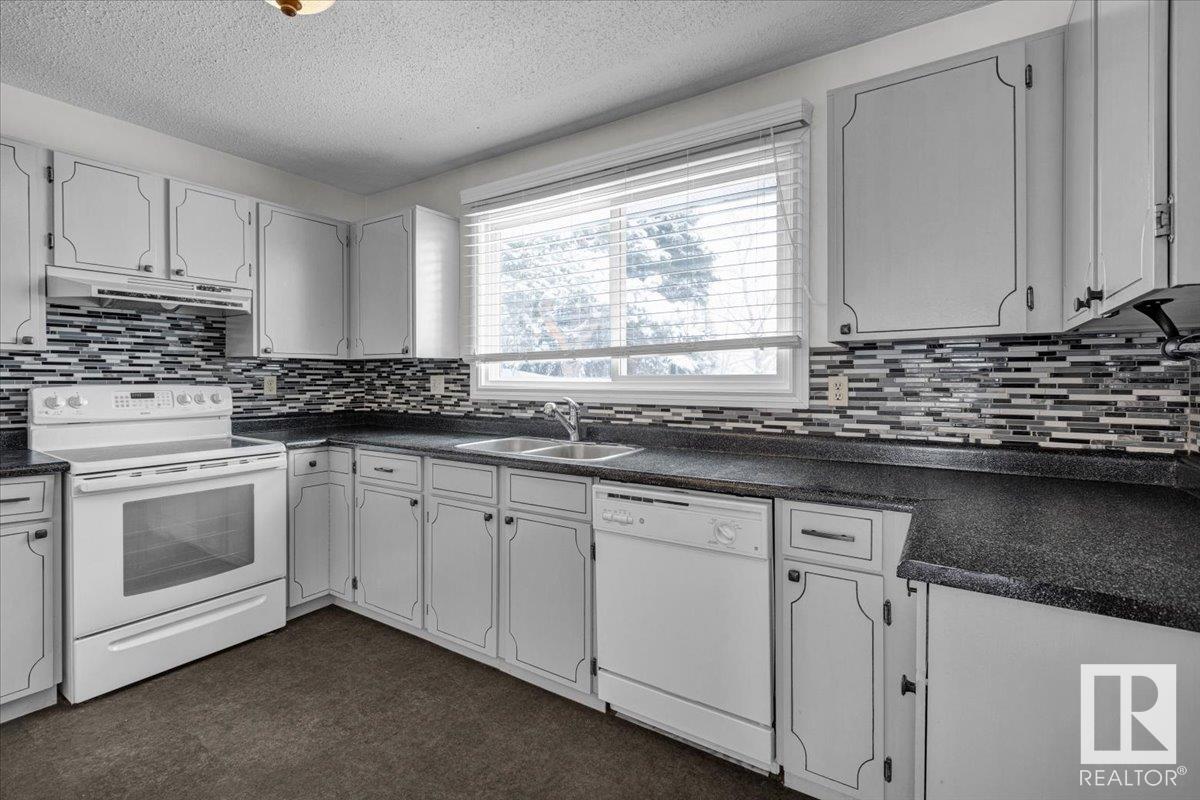 Property at 10935 34A AV NW image 3