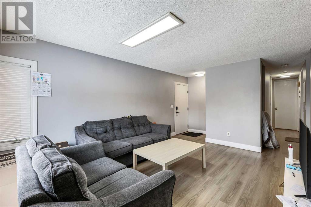 Property at 140 Aberfoyle Close NE image 4