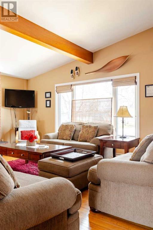 Property at 4116 Brisebois Drive NW image 5