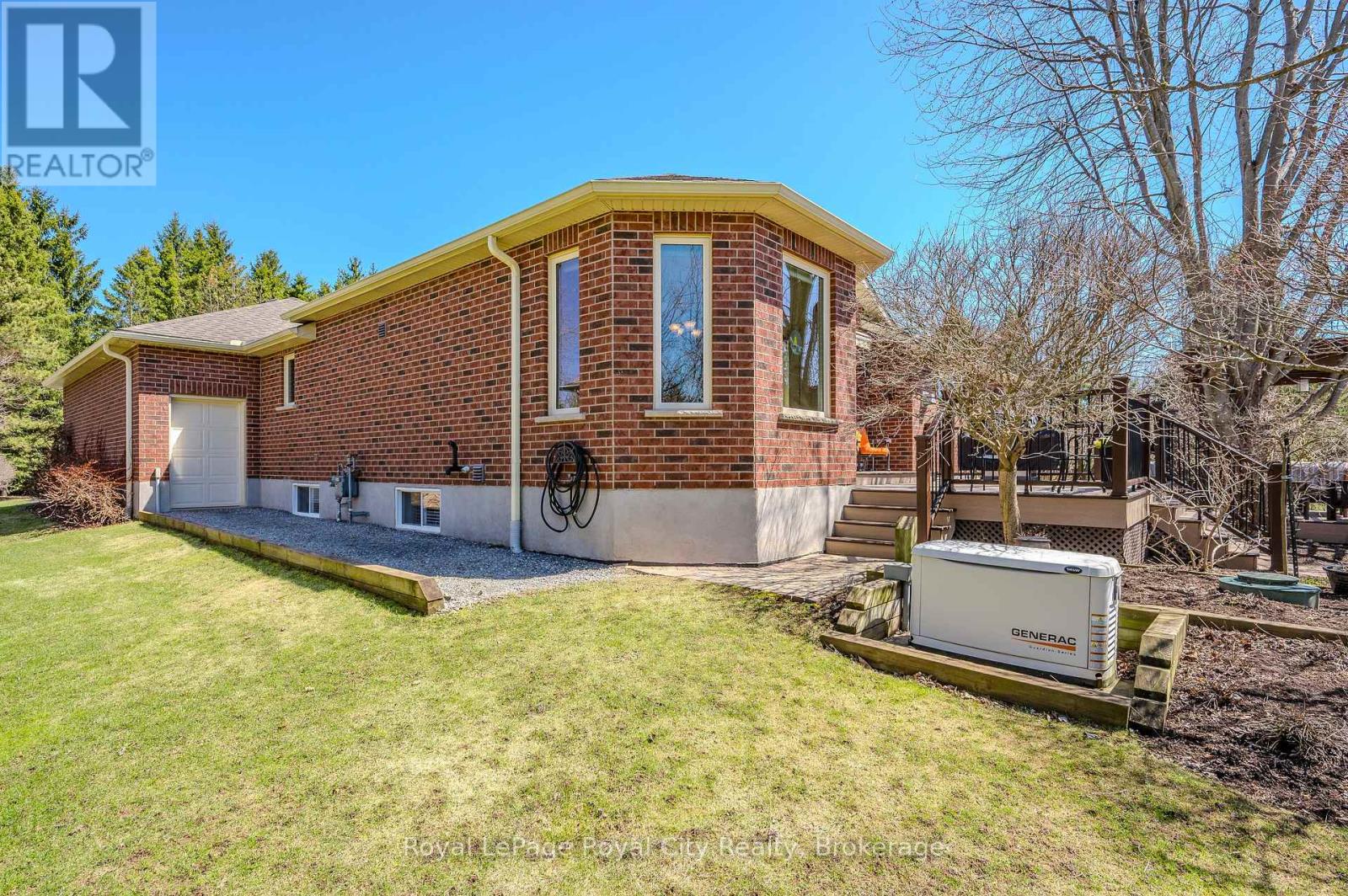 953 St David Street N, Centre Wellington, Ontario  N1M 2W3 - Photo 37 - X12093599