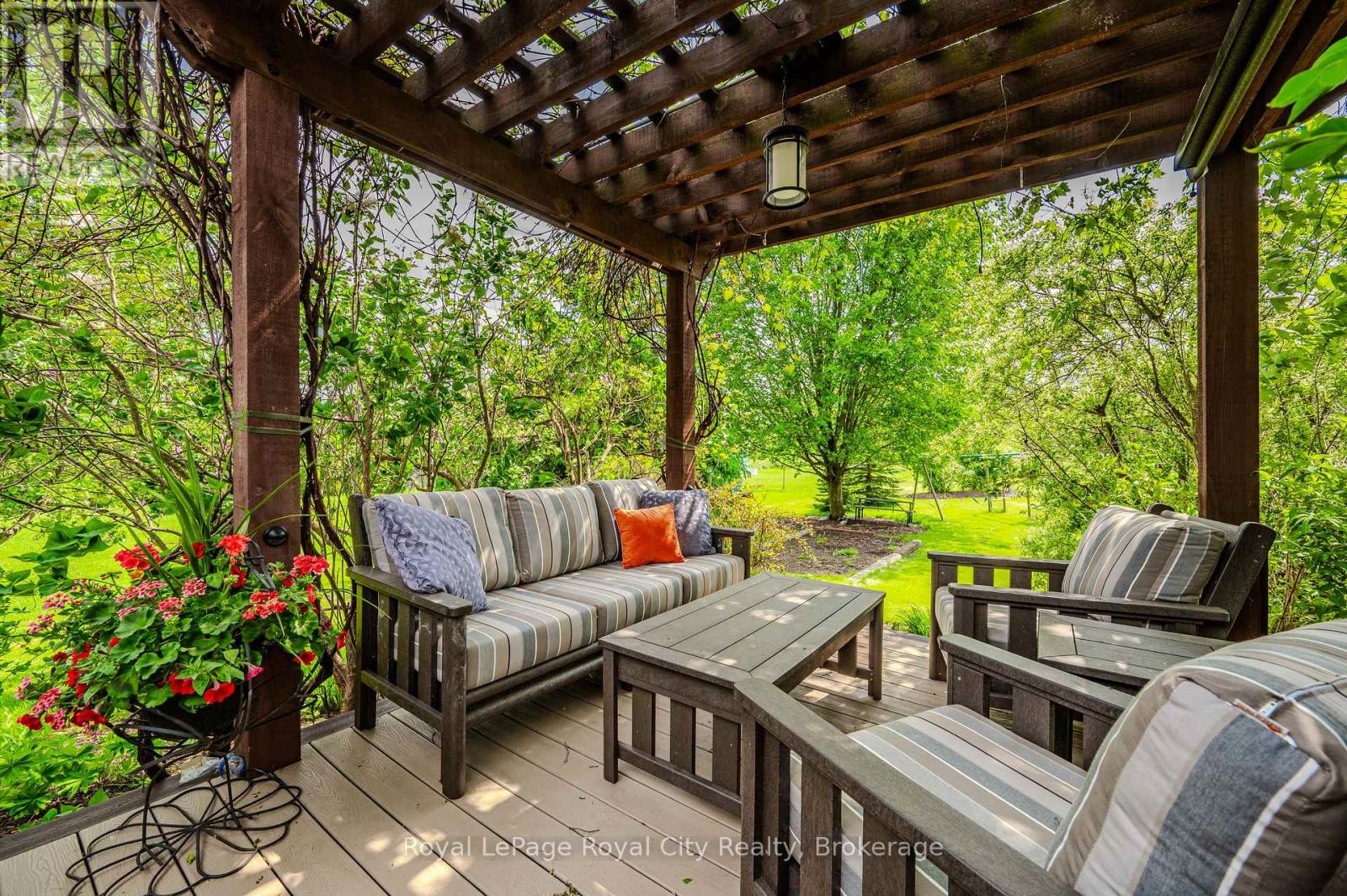 953 St David Street N, Centre Wellington, Ontario  N1M 2W3 - Photo 39 - X12093599