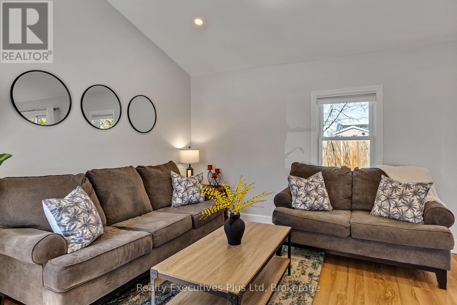 106 King Street, Kawartha Lakes, Ontario  K9V 1C9 - Photo 23 - X12093616