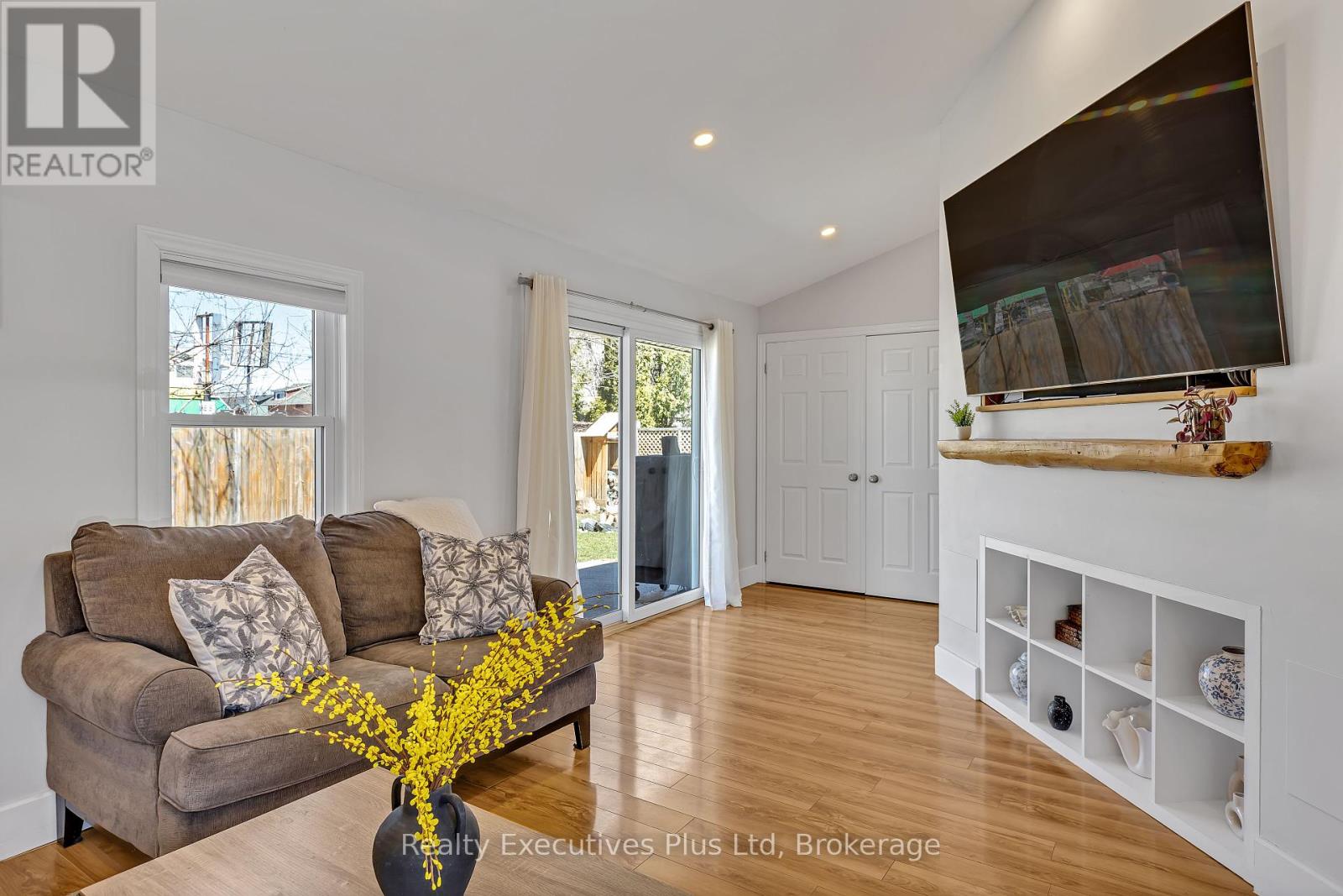 106 King Street, Kawartha Lakes, Ontario  K9V 1C9 - Photo 24 - X12093616