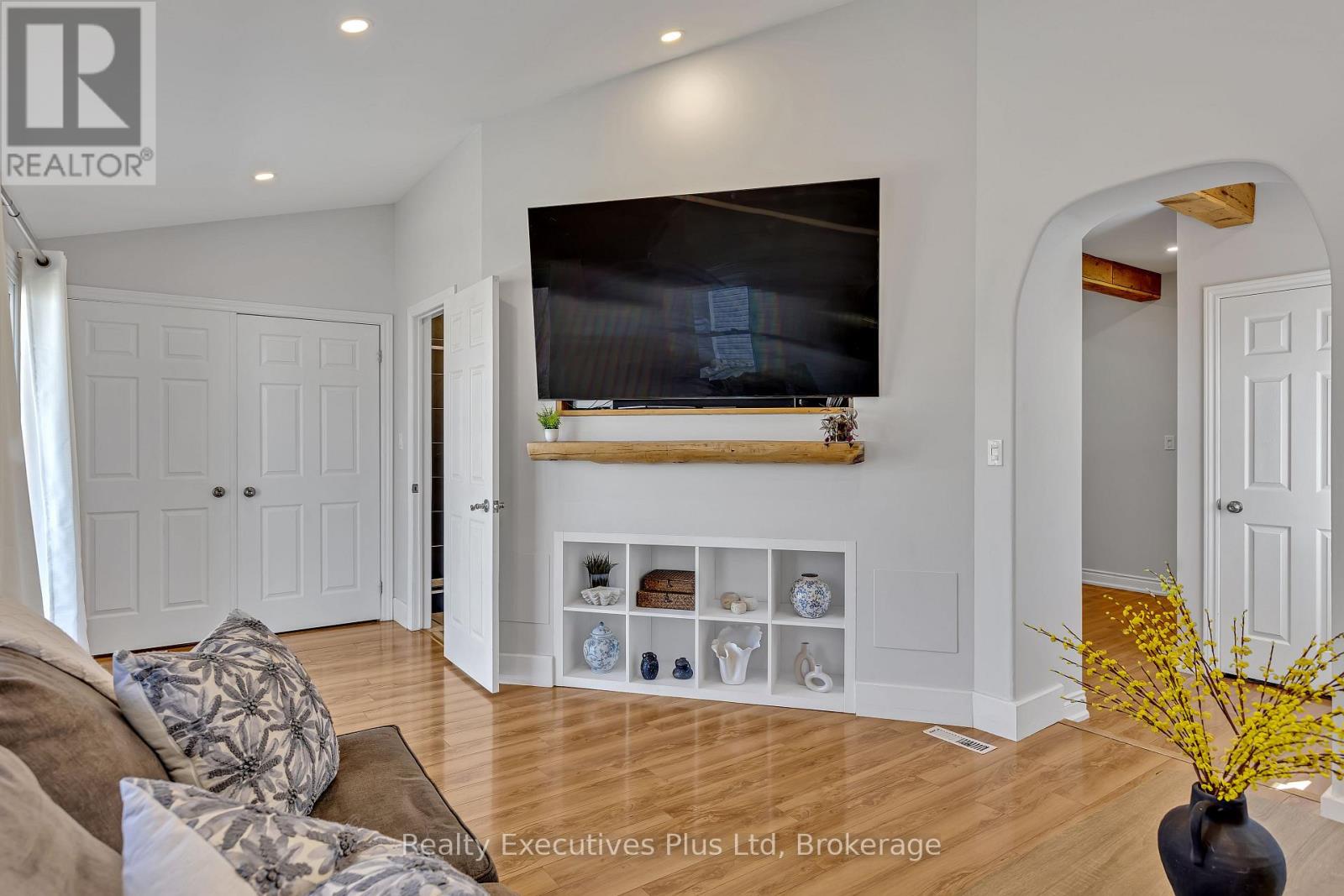 106 King Street, Kawartha Lakes, Ontario  K9V 1C9 - Photo 25 - X12093616