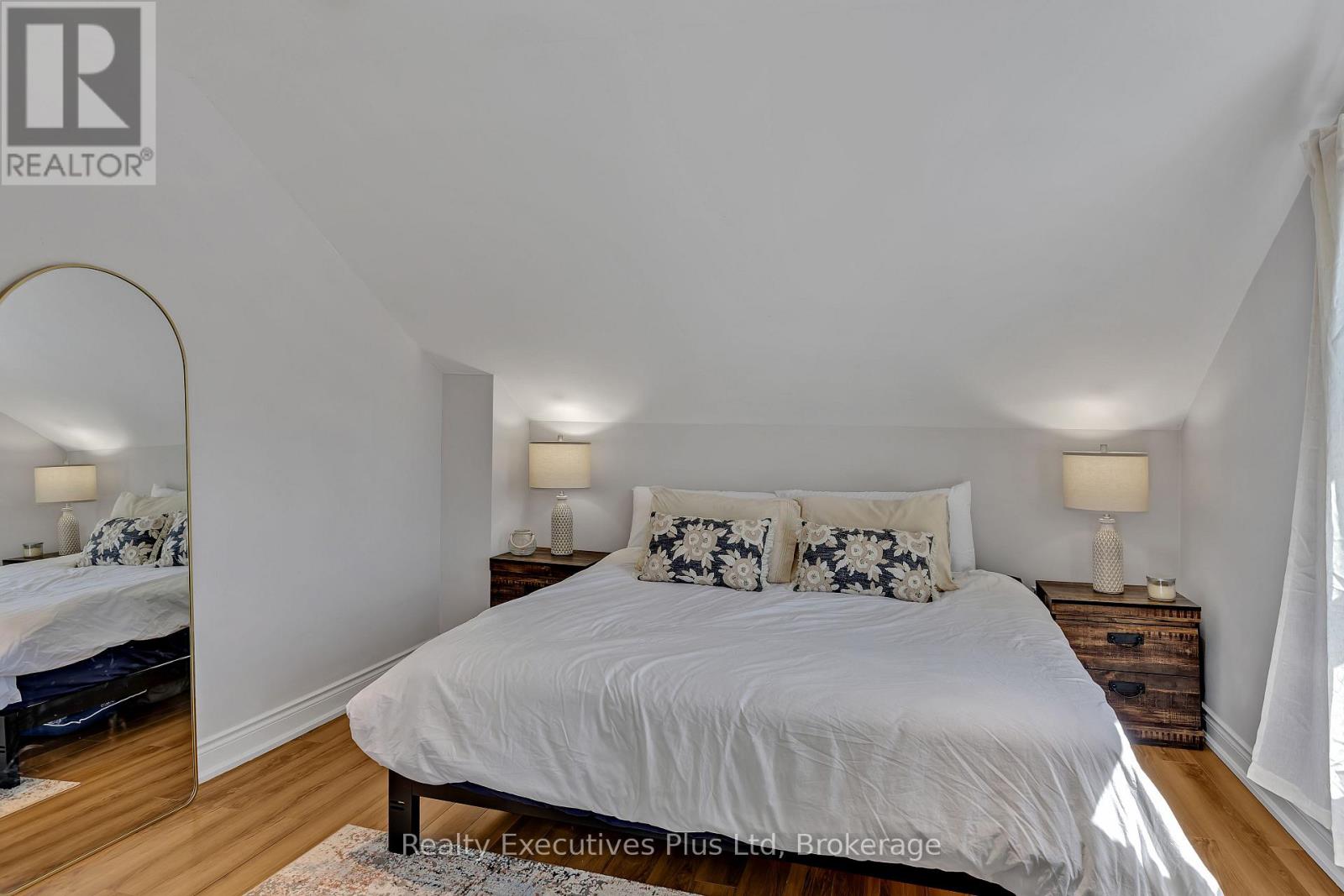 106 King Street, Kawartha Lakes, Ontario  K9V 1C9 - Photo 32 - X12093616