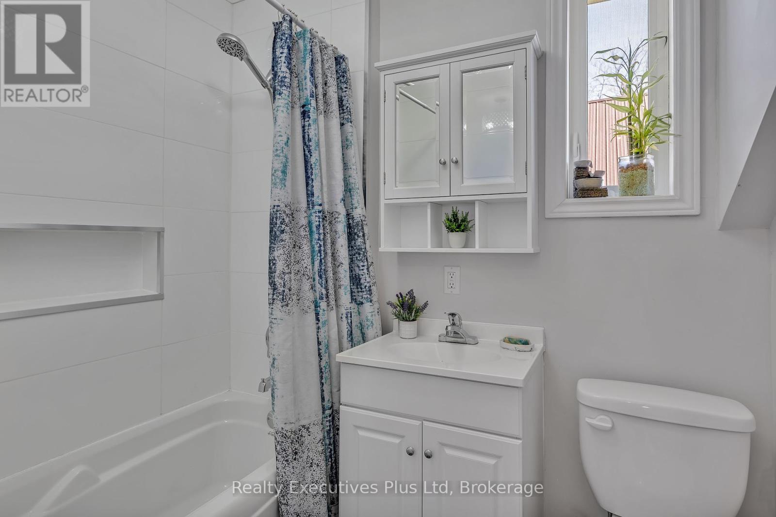 106 King Street, Kawartha Lakes, Ontario  K9V 1C9 - Photo 35 - X12093616