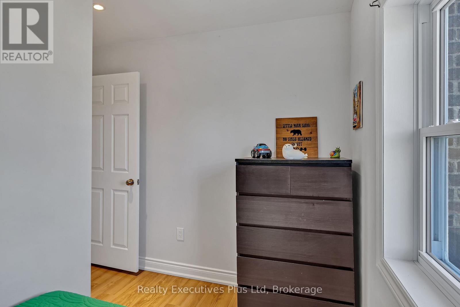 106 King Street, Kawartha Lakes, Ontario  K9V 1C9 - Photo 37 - X12093616