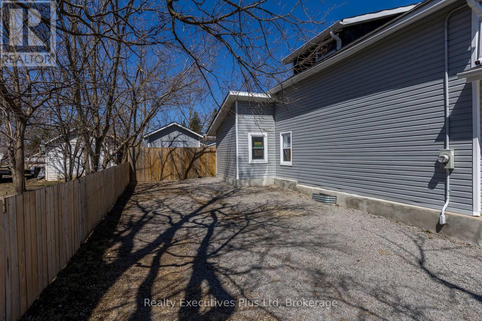 106 King Street, Kawartha Lakes, Ontario  K9V 1C9 - Photo 41 - X12093616