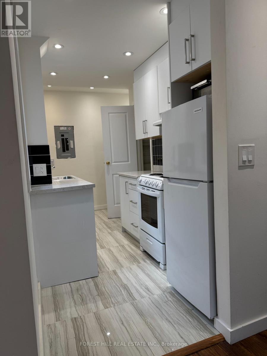1 - 378 Bloor Street W, Toronto, Ontario  M5S 1X2 - Photo 4 - C12093604