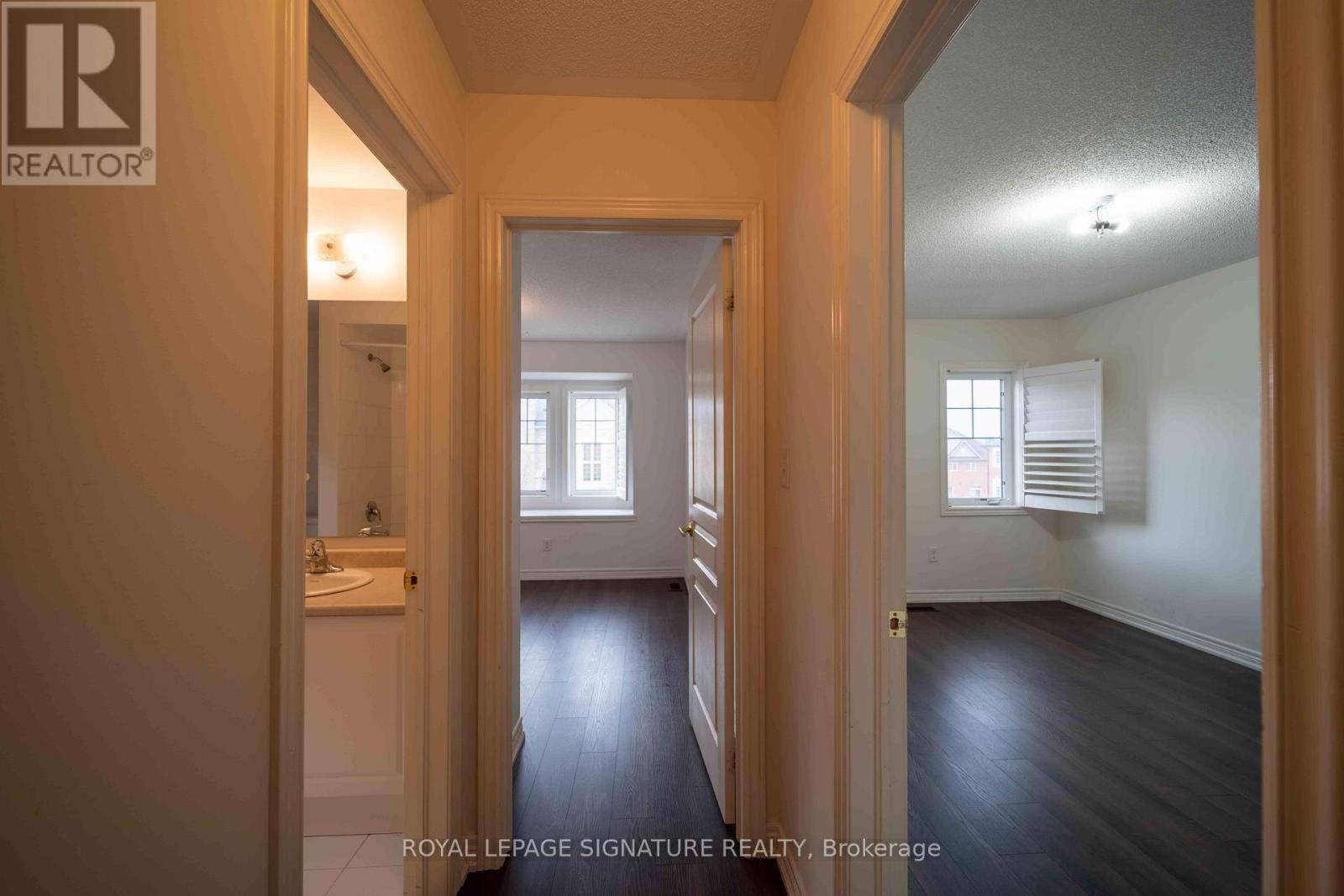 5570 Meadowcrest Avenue, Mississauga, Ontario  L5M 0V1 - Photo 21 - W12093485