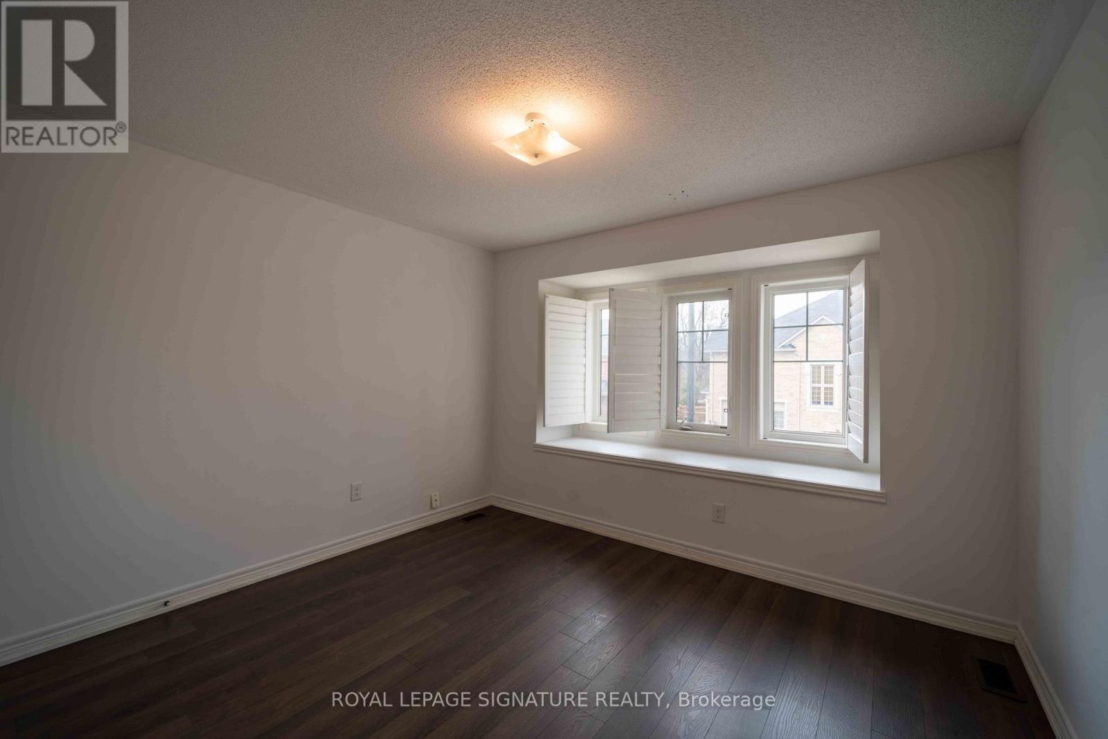 5570 Meadowcrest Avenue, Mississauga, Ontario  L5M 0V1 - Photo 24 - W12093485