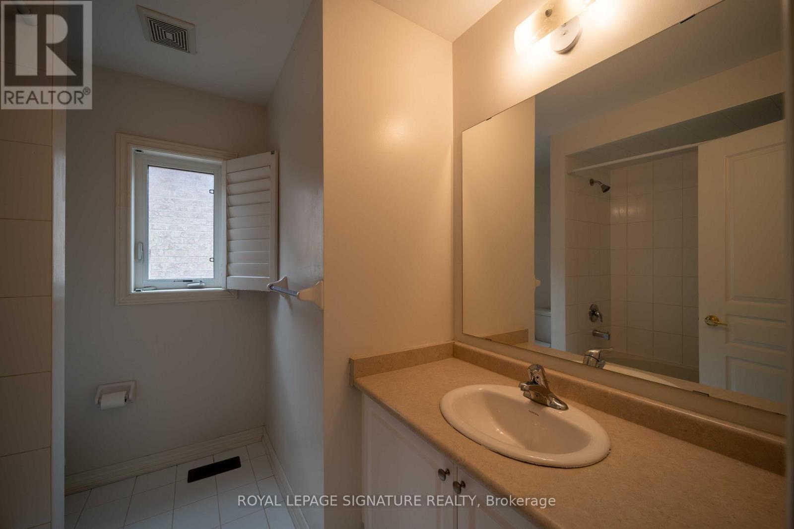 5570 Meadowcrest Avenue, Mississauga, Ontario  L5M 0V1 - Photo 26 - W12093485