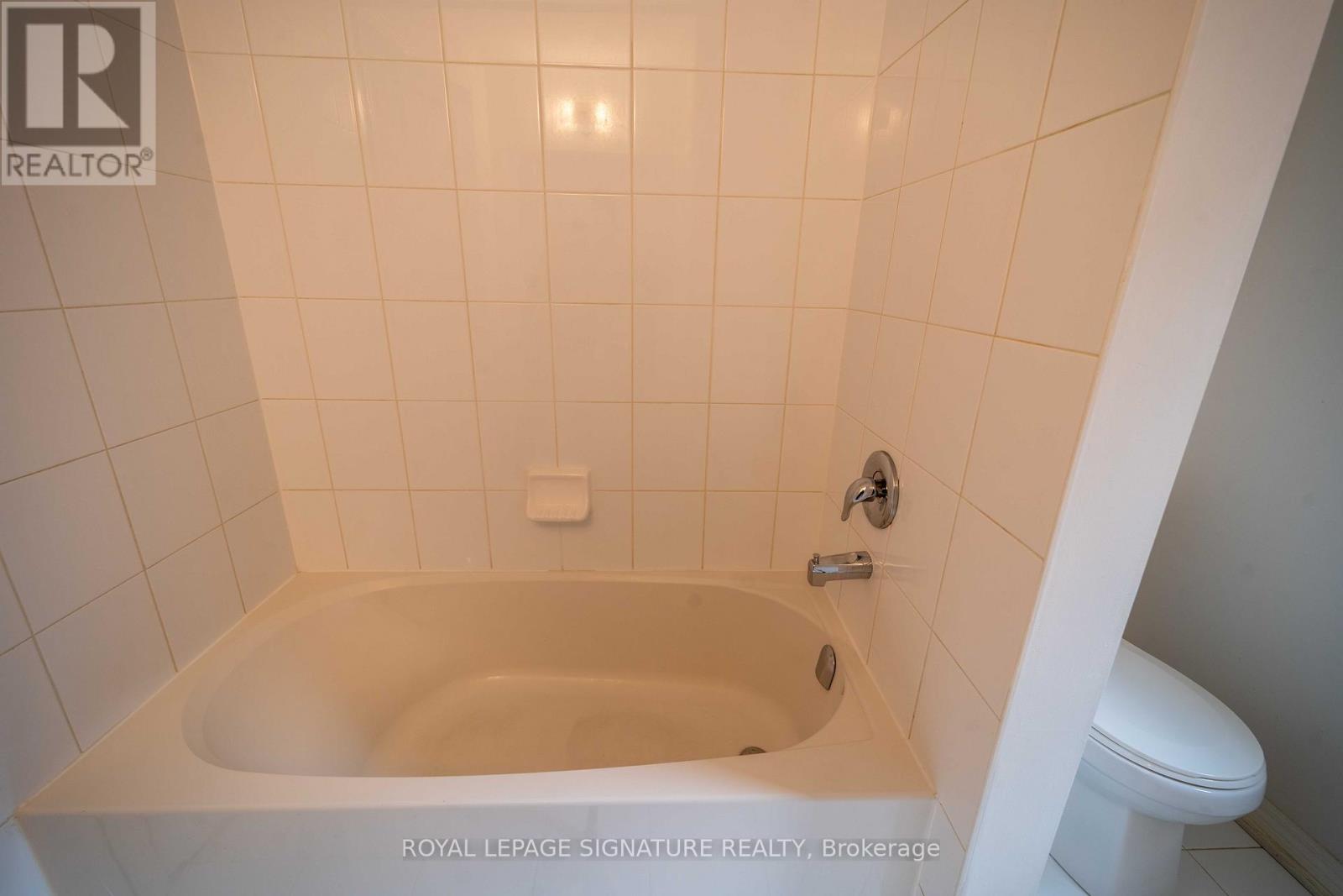 5570 Meadowcrest Avenue, Mississauga, Ontario  L5M 0V1 - Photo 27 - W12093485