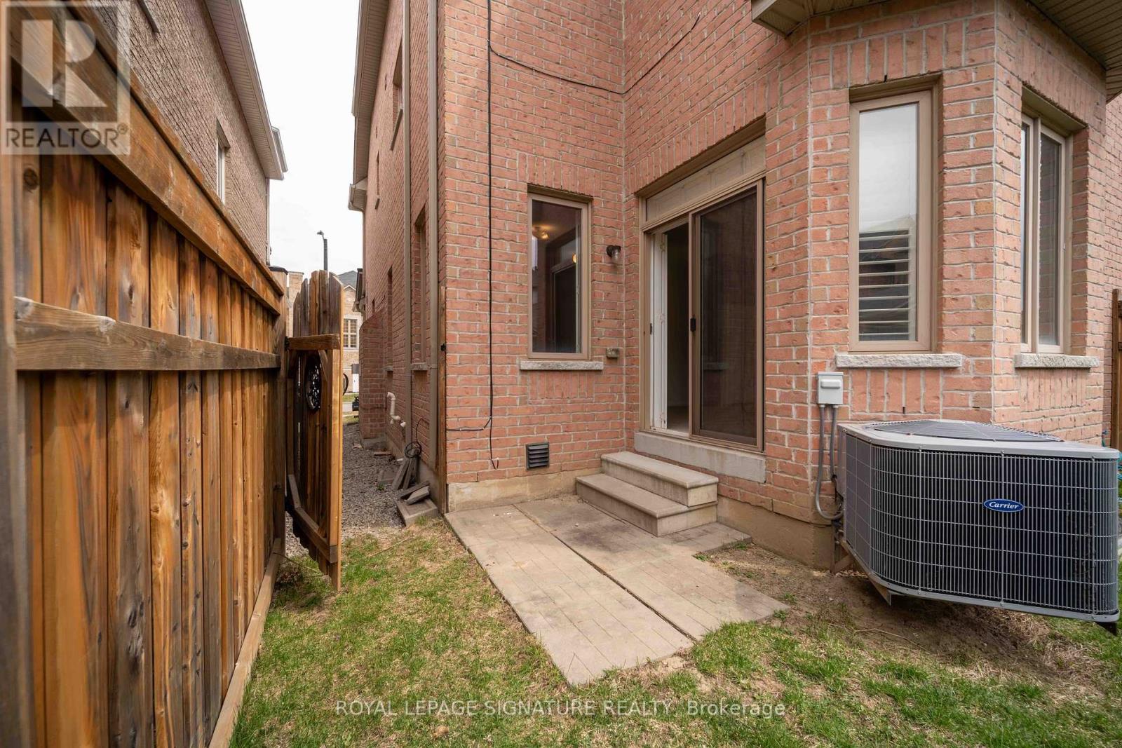 5570 Meadowcrest Avenue, Mississauga, Ontario  L5M 0V1 - Photo 31 - W12093485