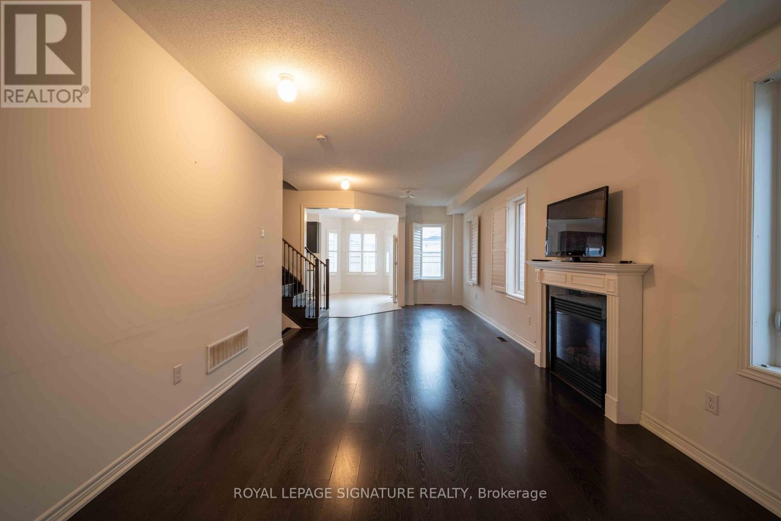 5570 Meadowcrest Avenue, Mississauga, Ontario  L5M 0V1 - Photo 4 - W12093485