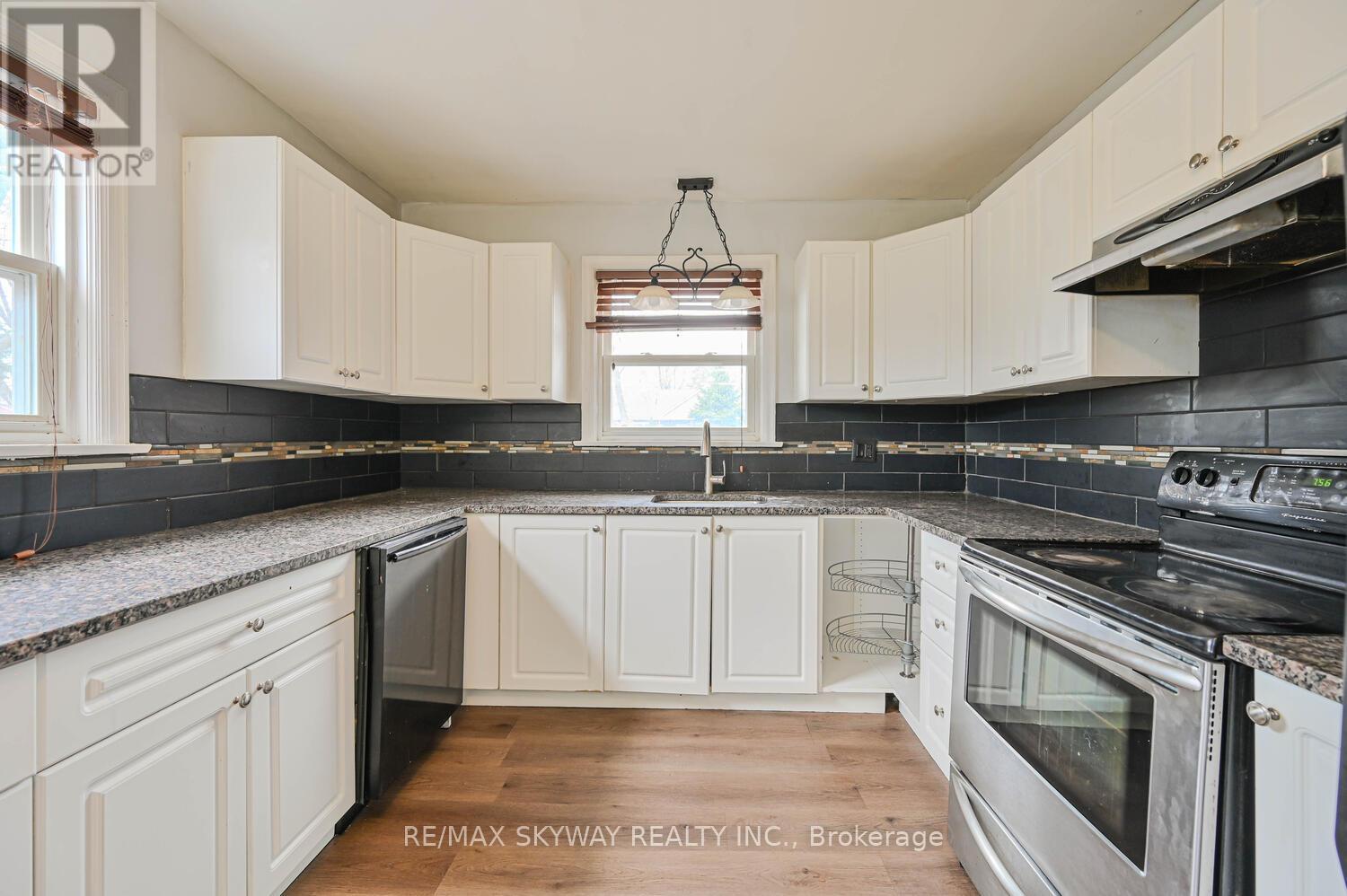 156 Mill Street S, Brampton, Ontario  L6Y 1T6 - Photo 17 - W12093509