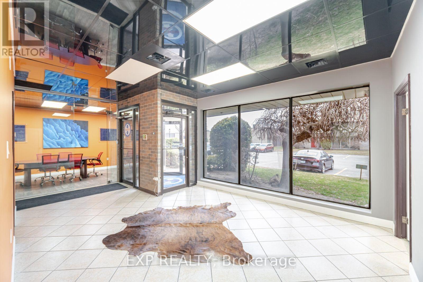 1303 Matheson Boulevard E, Mississauga, Ontario  L4W 1R1 - Photo 5 - W12093522