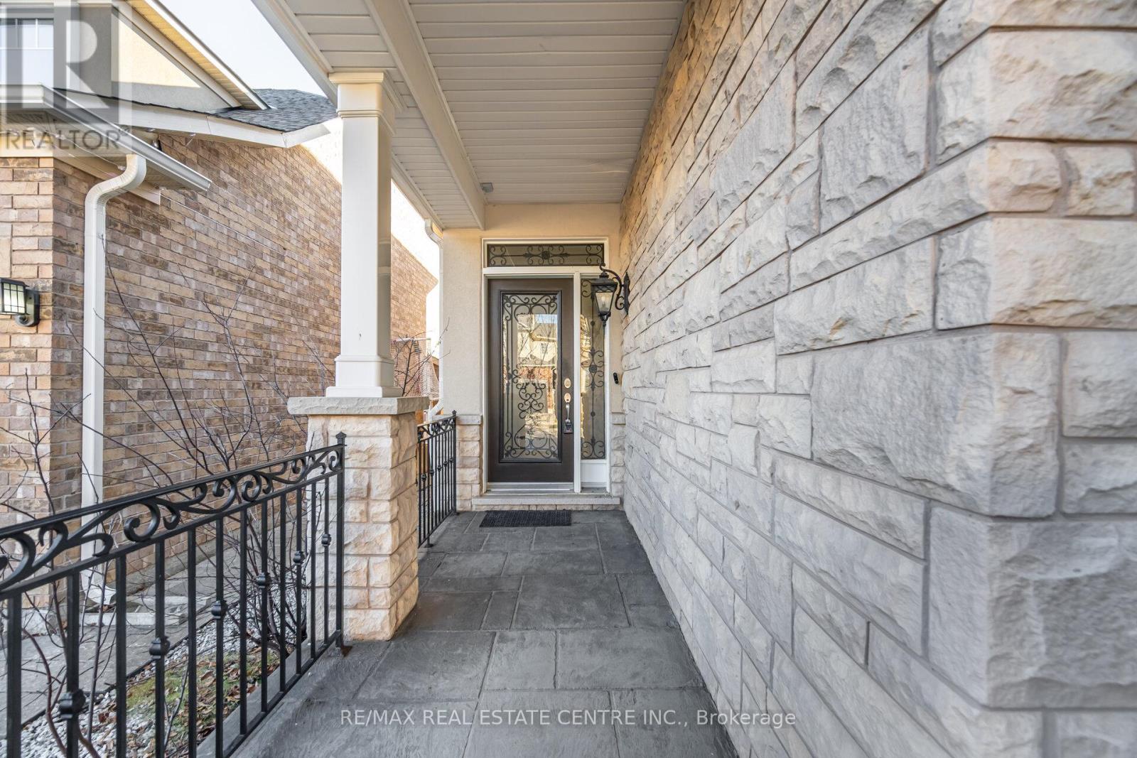 Property at 720 REECE COURT image 4