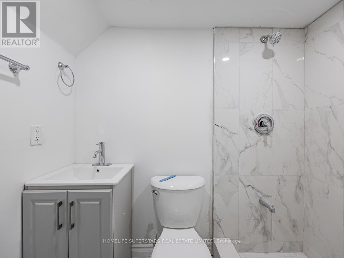 18 Armstrong Street, Brampton, Ontario  L6W 1W6 - Photo 10 - W12093605