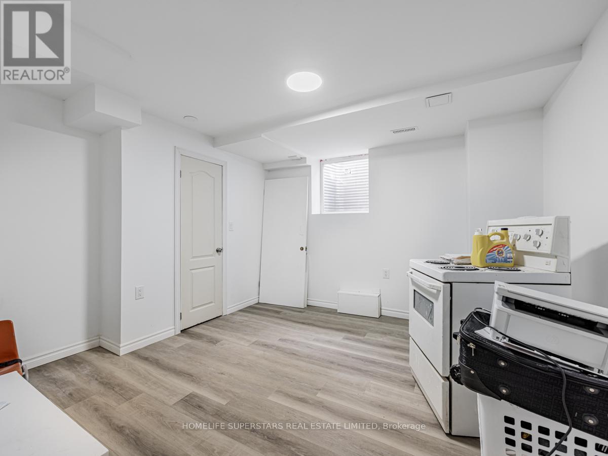 18 Armstrong Street, Brampton, Ontario  L6W 1W6 - Photo 11 - W12093605