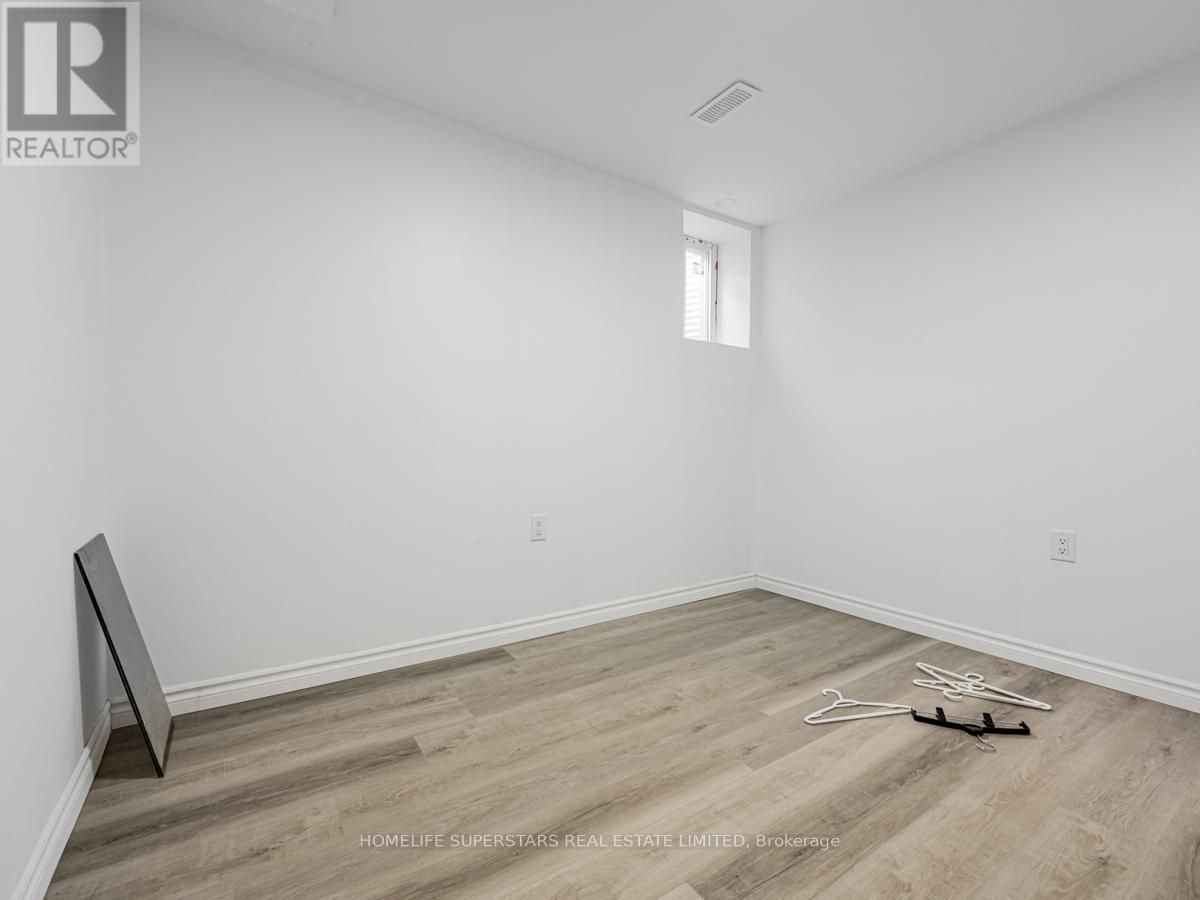 18 Armstrong Street, Brampton, Ontario  L6W 1W6 - Photo 12 - W12093605