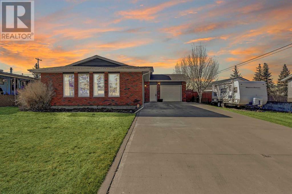 Property at 4806 52 Avenue image 2