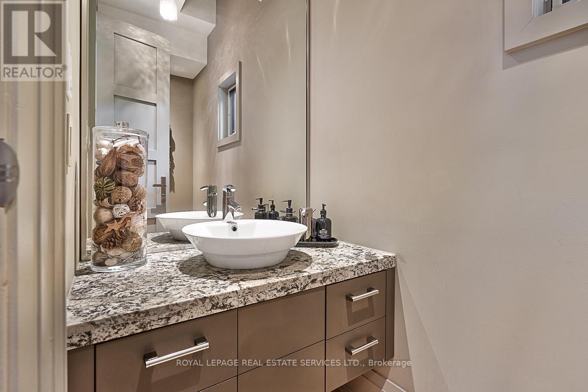 177 Lovers Lane, Hamilton, Ontario  L9G 1G9 - Photo 22 - X12093514
