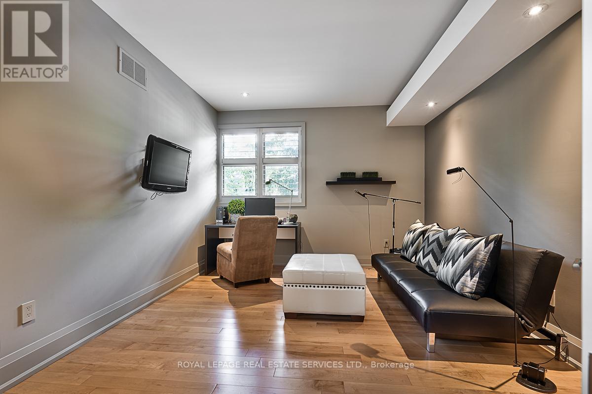 177 Lovers Lane, Hamilton, Ontario  L9G 1G9 - Photo 32 - X12093514
