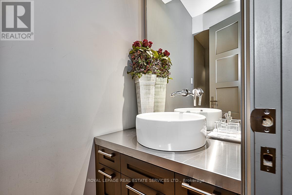 177 Lovers Lane, Hamilton, Ontario  L9G 1G9 - Photo 43 - X12093514
