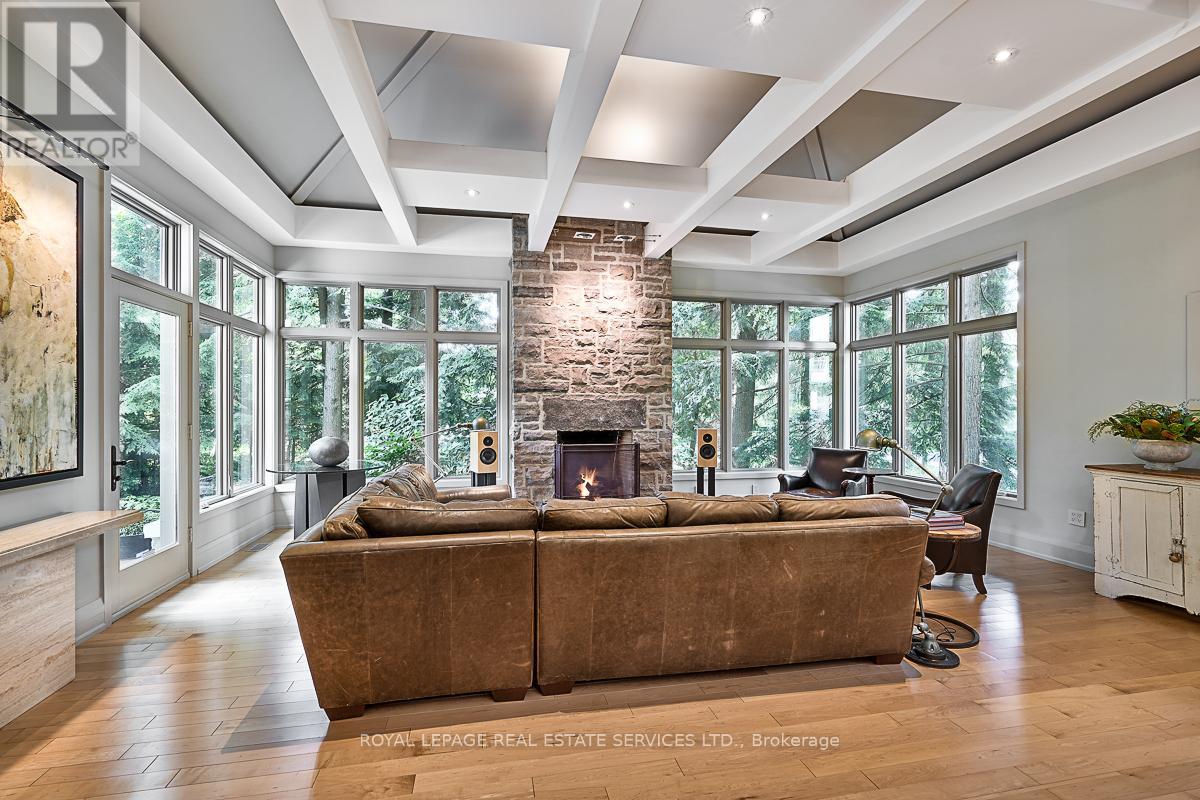 177 Lovers Lane, Hamilton, Ontario  L9G 1G9 - Photo 6 - X12093514