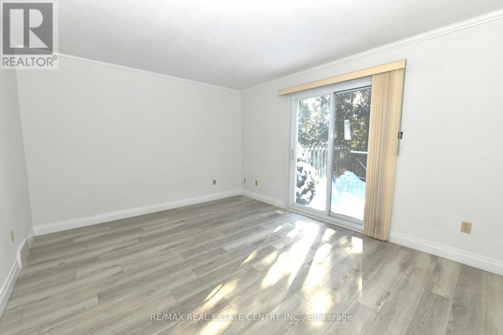 Property at 111 - 1247 HURON STREET image 5