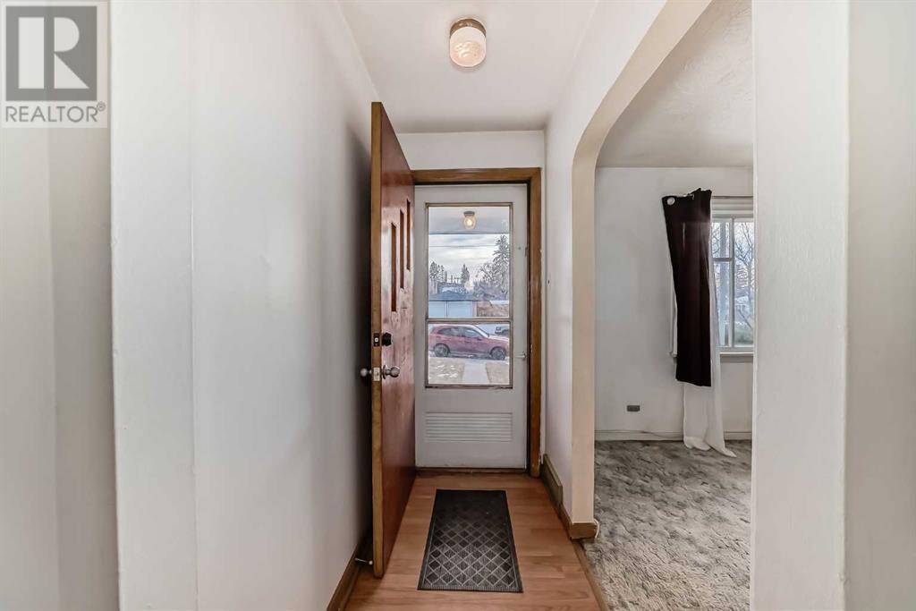 Property at 2136 22 Avenue SW image 3