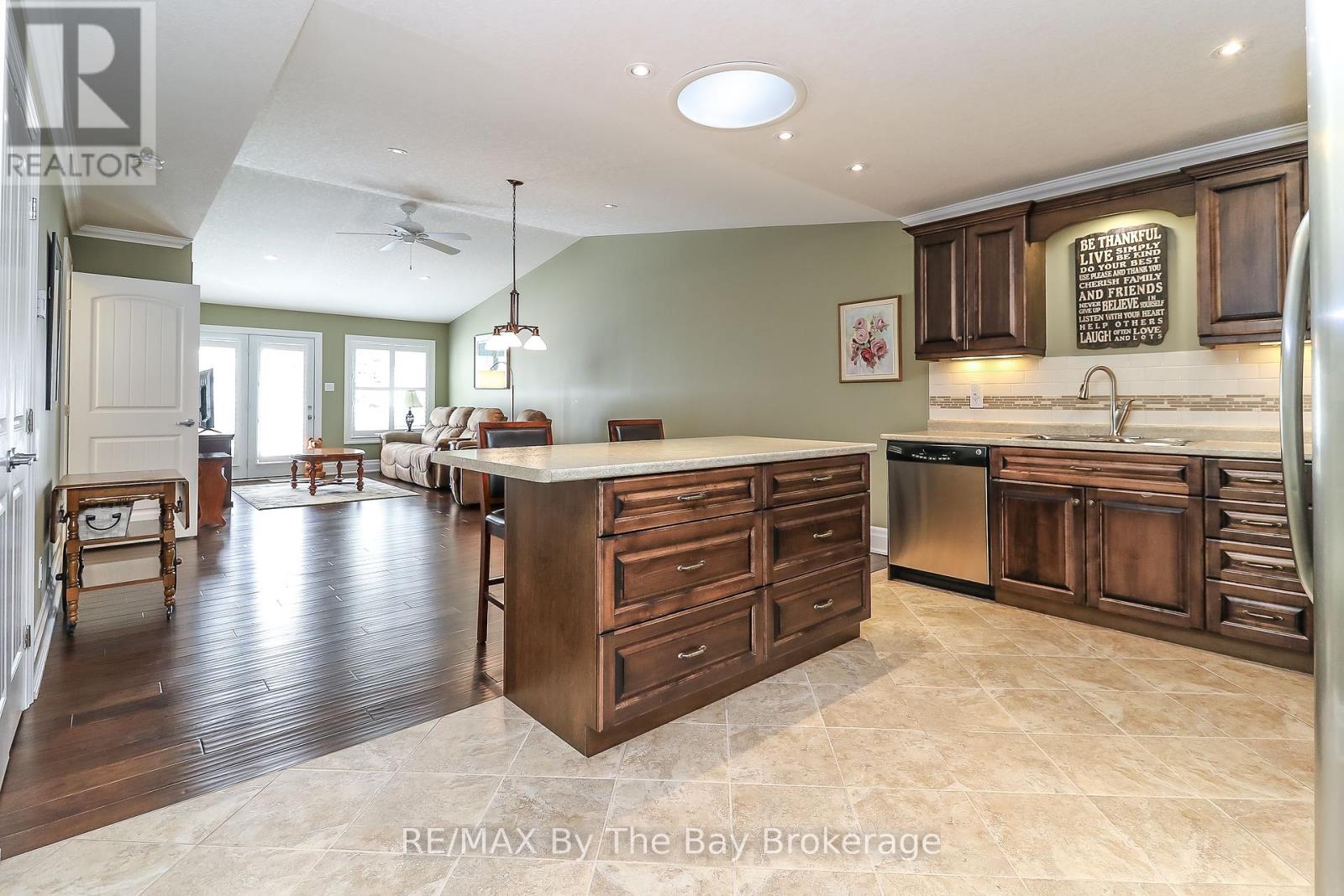 1 Garden Grove Crescent, Wasaga Beach, Ontario  L9Z 0E6 - Photo 14 - S11970367