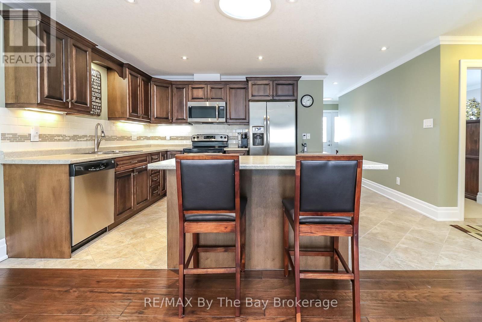 1 Garden Grove Crescent, Wasaga Beach, Ontario  L9Z 0E6 - Photo 15 - S11970367
